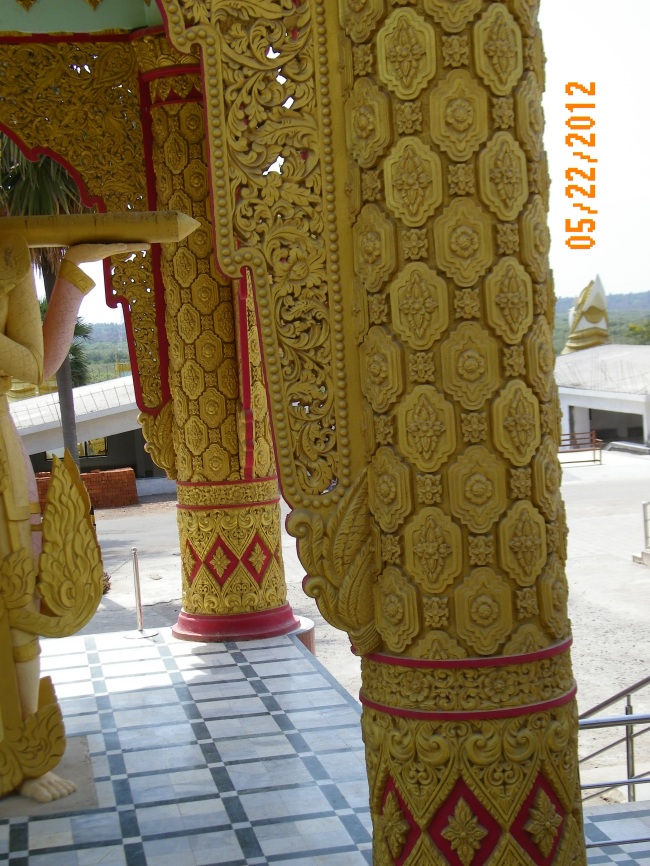 Design on one of the pillars 
