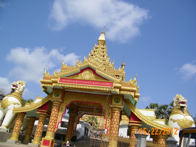 Pagoda entrance 